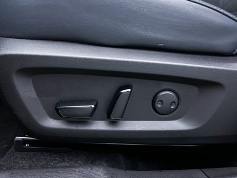 New 2025 Mitsubishi Outlander SE image 13