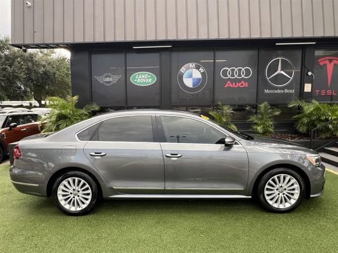 Used 2017 Volkswagen Passat 1.8T SE w/ SE Lighting Package image 8