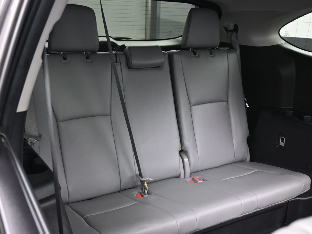 Used 2022 Toyota Highlander Platinum AWD/4WD image 33