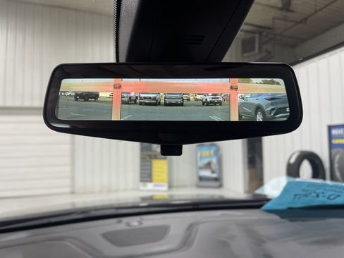Used 2021 Chevrolet Traverse Premier AWD/4WD image 21