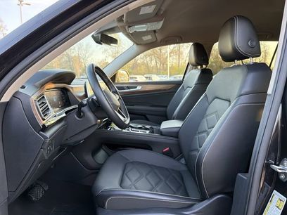 Used 2025 Volkswagen Atlas SE