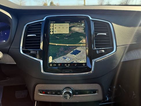 Used 2025 Volvo XC90 B6 Ultra w/ Protection Package Premier image 19