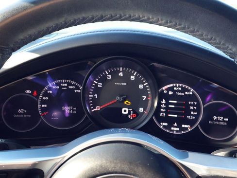 Certified 2022 Porsche Cayenne Platinum Edition image 17