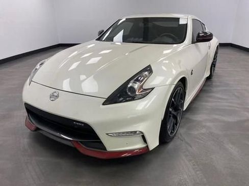 Used 2016 Nissan 370Z NISMO RWD image 2