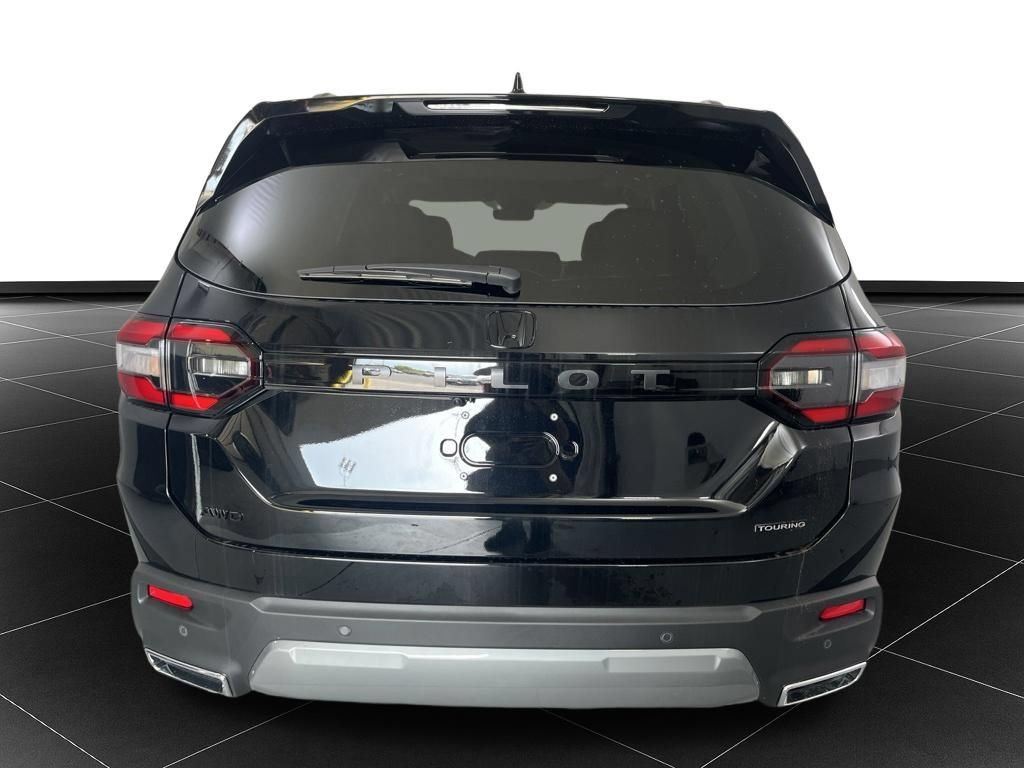 New 2026 Honda Pilot Touring image 4