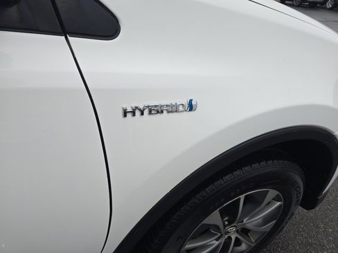 Used 2018 Toyota RAV4 XLE image 13