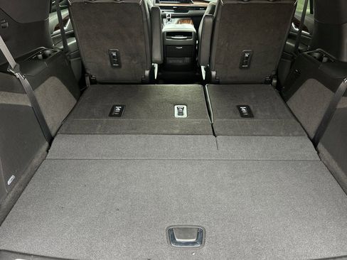 Used 2023 Cadillac Escalade Premium Luxury AWD/4WD image 15