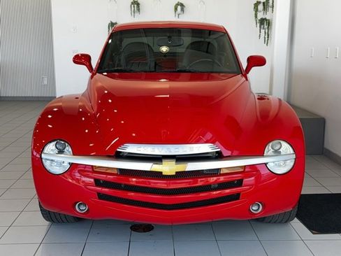 Used 2004 Chevrolet SSR w/ Preferred Equipment Group image 28