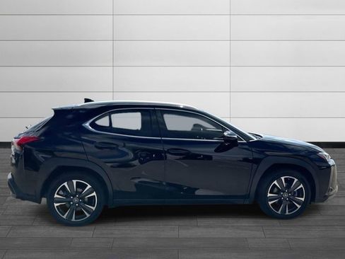 Used 2019 Lexus UX 200 w/ Premium Package image 6