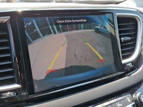 Used 2023 Chrysler Pacifica Touring-L FWD image 18