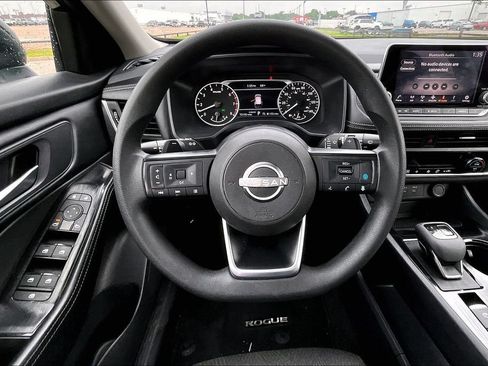 Used 2024 Nissan Rogue SV FWD image 4