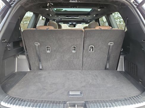 Used 2022 Kia Telluride SX w/ SX Prestige Package image 19