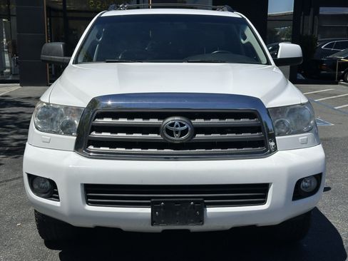 Used 2015 Toyota Sequoia SR5 AWD/4WD image 5