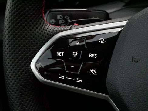 Certified 2022 Volkswagen GTI SE FWD image 26