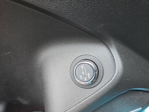 Used 2021 Chevrolet TrailBlazer RS w/ Sun and Liftgate Package image 21