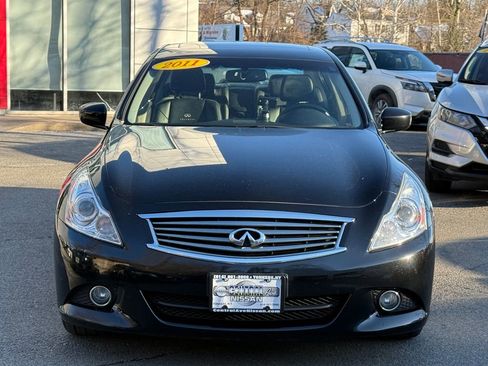 Used 2011 INFINITI G37 X w/ Premium Pkg image 2