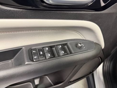 Used 2025 Jeep Compass Limited AWD/4WD image 10