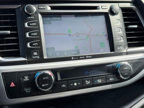 Used 2019 Toyota Highlander Limited image 18