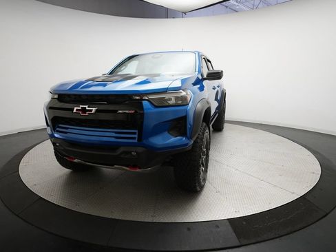 Used 2024 Chevrolet Colorado ZR2 AWD/4WD image 12