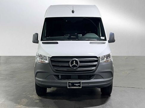Used 2025 Mercedes-Benz Sprinter 2500 image 8