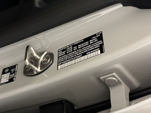 New 2026 Porsche Macan Electric image 23