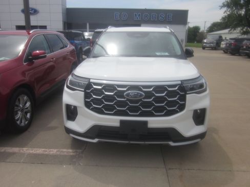 Used 2025 Ford Explorer Platinum w/ LUX Leather Package AWD/4WD image 2