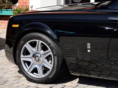 Used 2013 Rolls-Royce Phantom Drophead Coupe RWD image 13