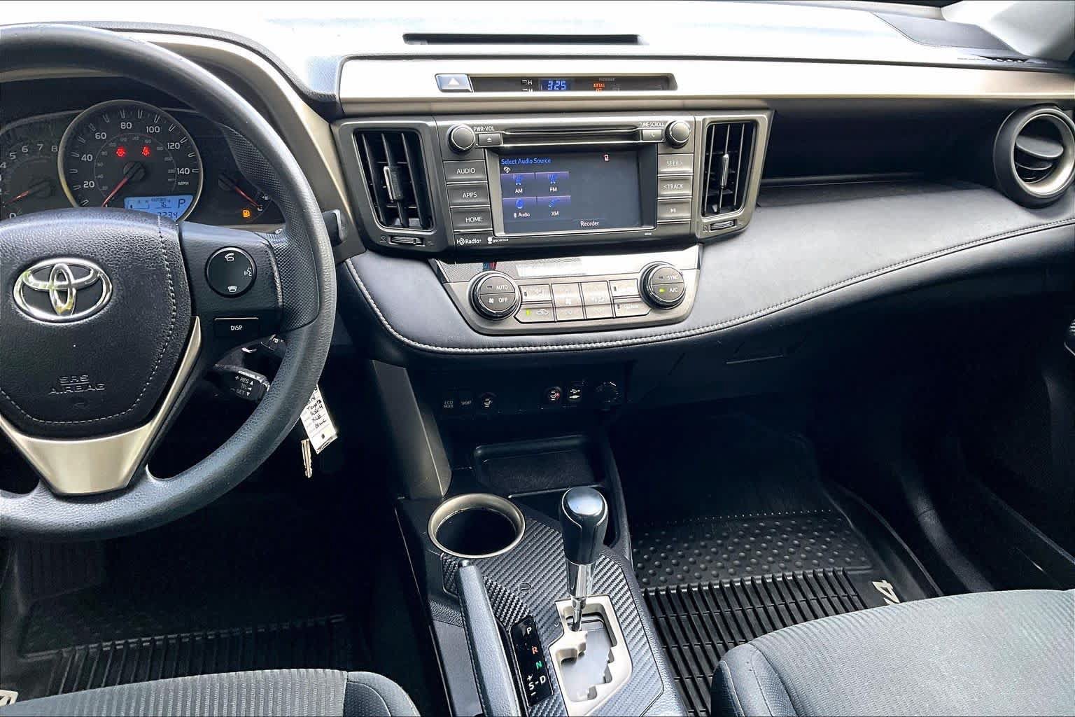 Used 2014 Toyota RAV4 XLE AWD/4WD image 7