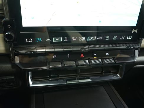 Used 2026 GMC Hummer EV 4x4 Crew Cab w/ LPO, Dark Essentials Package image 11