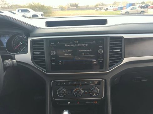 Used 2021 Volkswagen Atlas SE image 12