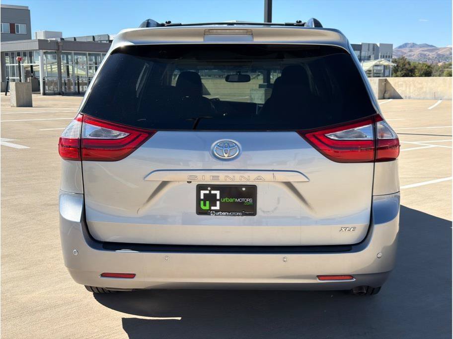 Used 2017 Toyota Sienna XLE w/ XLE Navigation Package FWD image 7