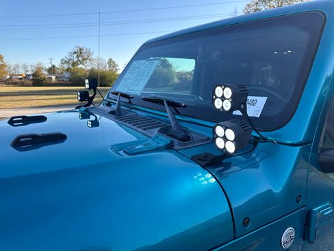 Used 2020 Jeep Wrangler Unlimited Sahara w/ Uconnect 4C Nav & Sound Group image 12