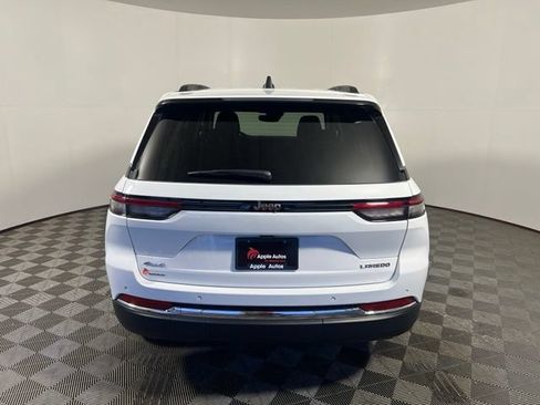 Used 2023 Jeep Grand Cherokee Laredo w/ Luxury Tech Group I AWD/4WD image 9