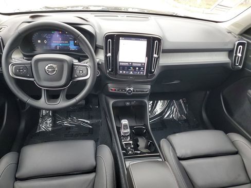 Certified 2026 Volvo XC40 B4 Plus w/ Protection Package Premier image 16