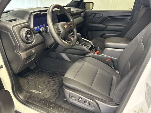 Certified 2024 Chevrolet Colorado W/T w/ Technology Package image 11