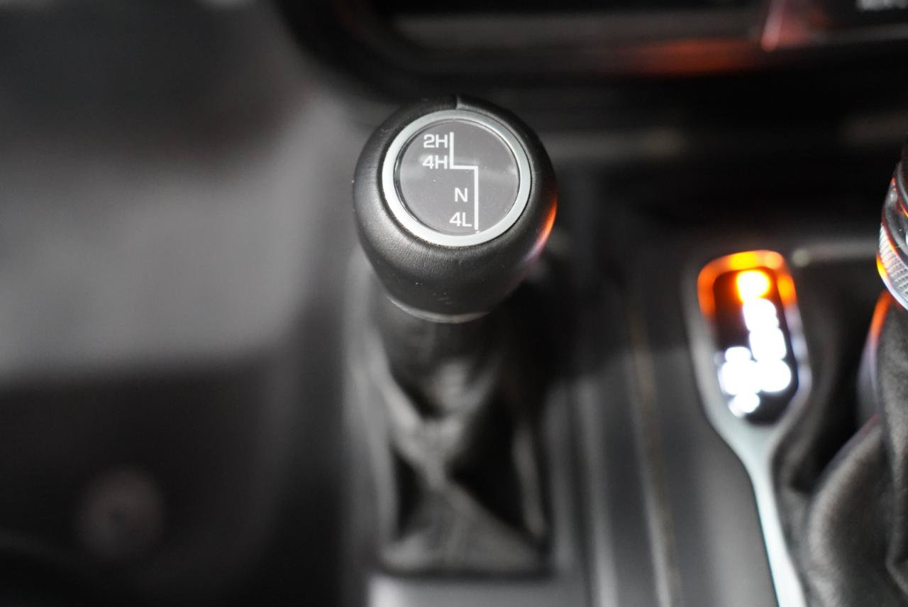 Used 2021 Jeep Wrangler Unlimited Sahara AWD/4WD image 24