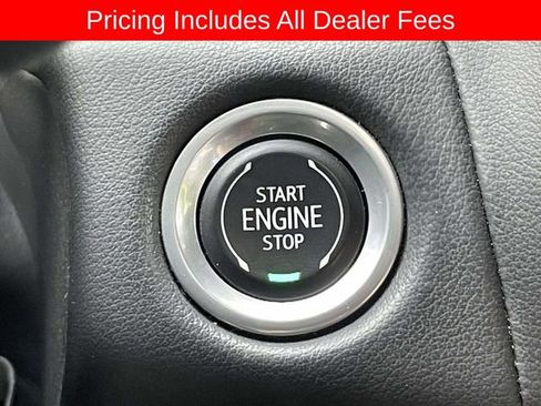 Used 2022 GMC Yukon AT4 AWD/4WD image 30