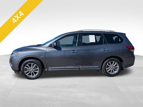 Used 2015 Nissan Pathfinder SL w/ SL Premium Package image 2