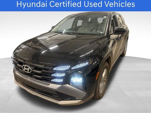 Certified 2025 Hyundai Tucson SE FWD image 1