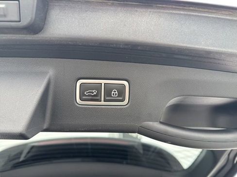 Used 2023 Kia Sorento SX image 47