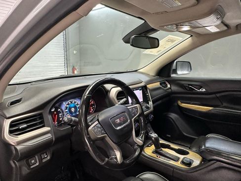 Used 2019 GMC Acadia Denali w/ Technology Package FWD image 22