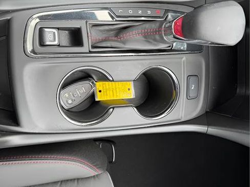 Used 2023 Chevrolet Equinox RS FWD image 24