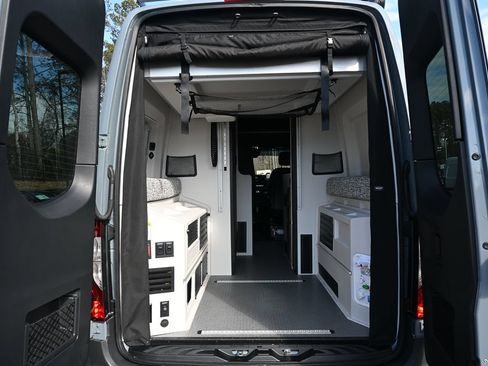 Used 2023 Mercedes-Benz Sprinter 2500 image 32