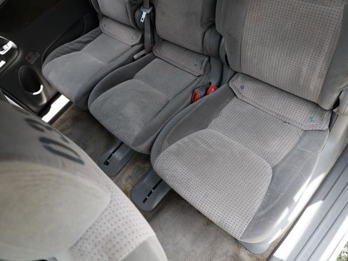 Used 2010 Toyota Sienna CE FWD image 10