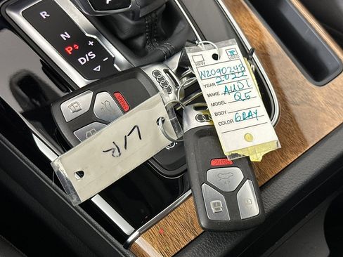 Used 2022 Audi Q5 e Premium w/ Convenience Package image 23