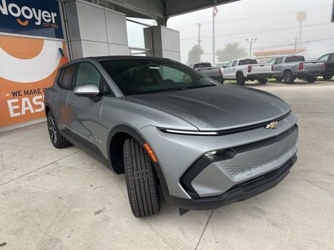 New 2026 Chevrolet Equinox EV LT w/ Comfort Package FWD image 5