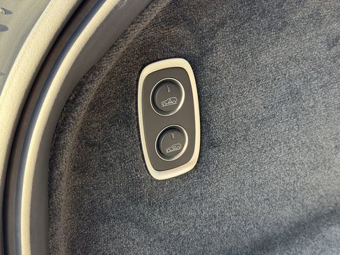 New 2026 Aston Martin DBX 707 image 39