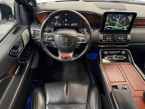 Used 2021 Lincoln Navigator L Reserve w/ Luxury Package image 25