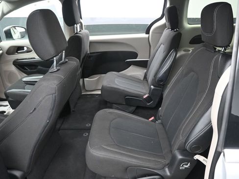 Used 2022 Chrysler Voyager LX FWD image 29