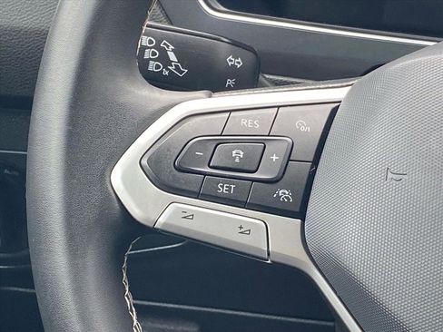 Certified 2023 Volkswagen Tiguan SE w/ Panoramic Sunroof Package image 6